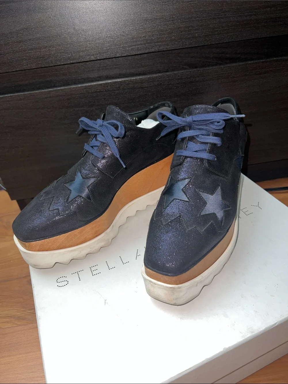 Stella McCartney Elyse Navy Glitter Platform Lace-Up Sneakers with Star